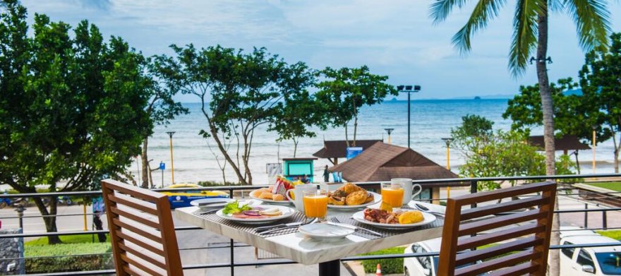 Holiday Inn Resort Krabi Ao Nang Beach 4* - 2
